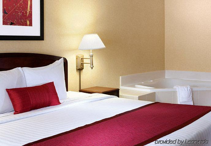 Courtyard By Marriott Houston Northwest Hotel Екстериор снимка