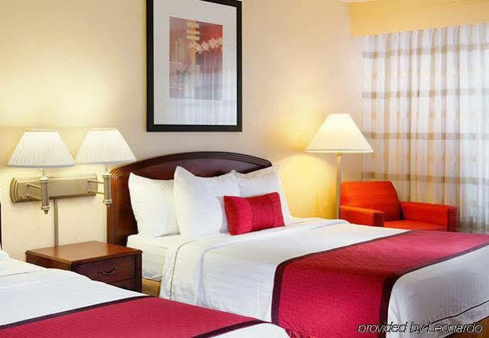 Courtyard By Marriott Houston Northwest Hotel Екстериор снимка
